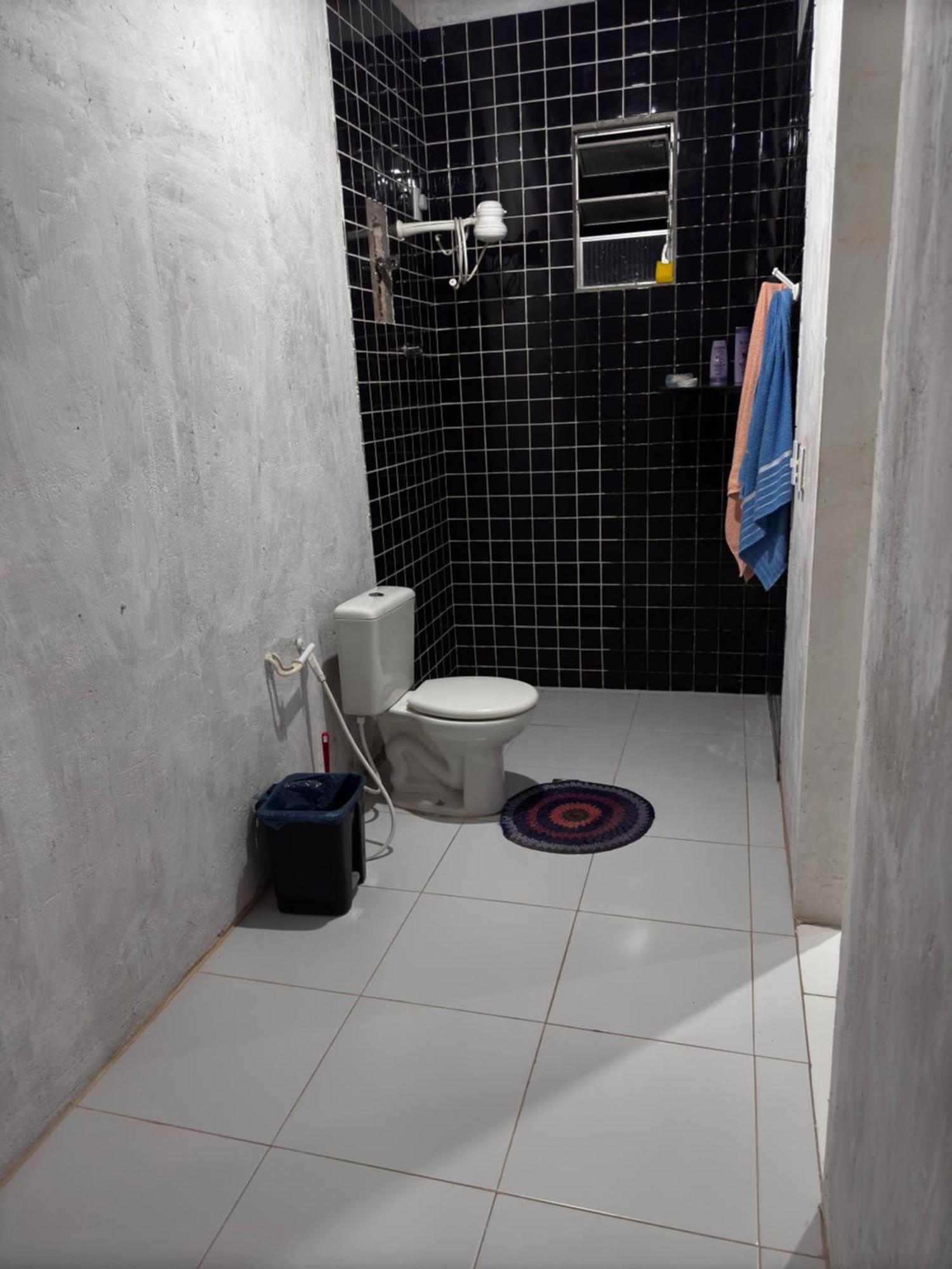 Quartos Em Casa Com Piscina E Churrasqueira *
