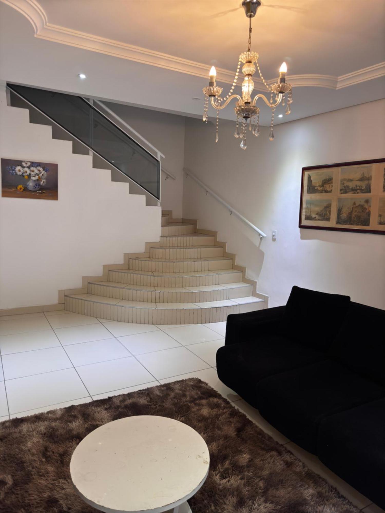Quartos Em Casa Com Piscina E Churrasqueira *