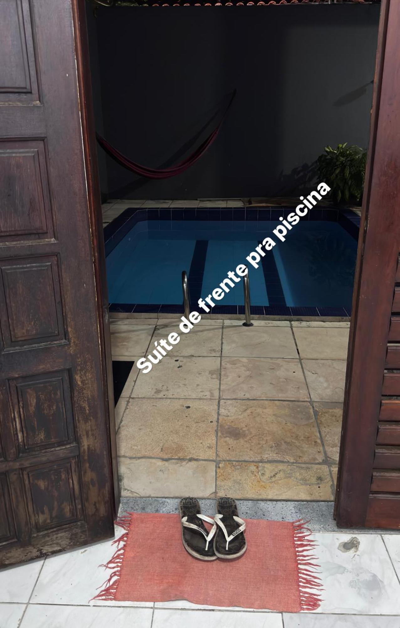 Hospedagem domiciliar Quartos Em Casa Com Piscina E Churrasqueira *